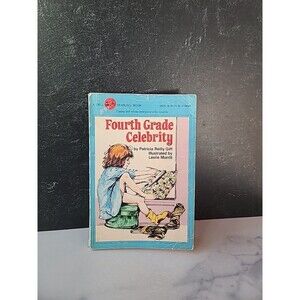 Fourth Grade Celebrity By Patricia Reilly Giff Paperback